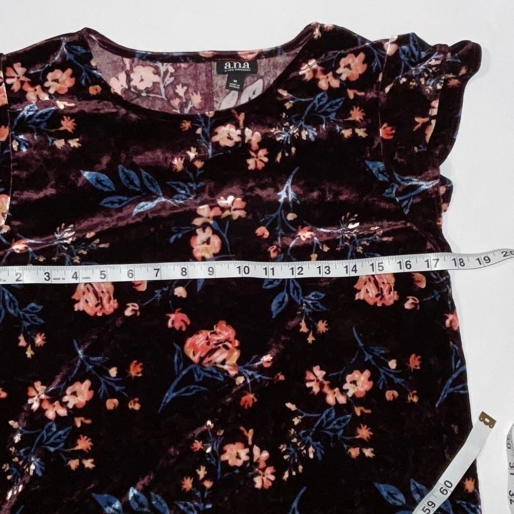 a.n.a. Top. Deep Purple velvety feel. Size M - Picture 8 of 9